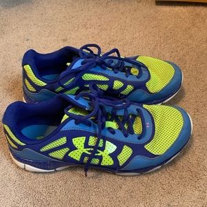 6.5 boys Under Armour sneakers